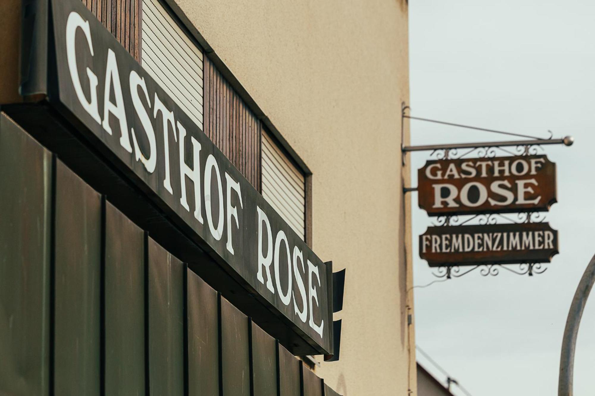 Gasthof Rose Ройтлинген Екстериор снимка